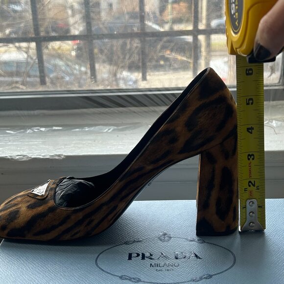 Prada Logo Plaque Suede Pump in Leopard Print, Sz 38.5 - Picture 2 of 6